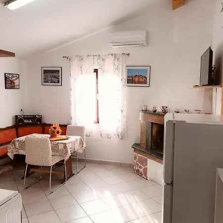 Garden Apartment *